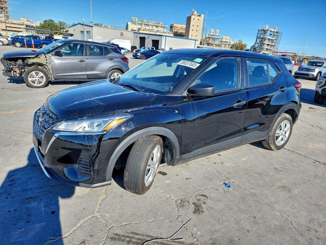 2025 NISSAN KICKS