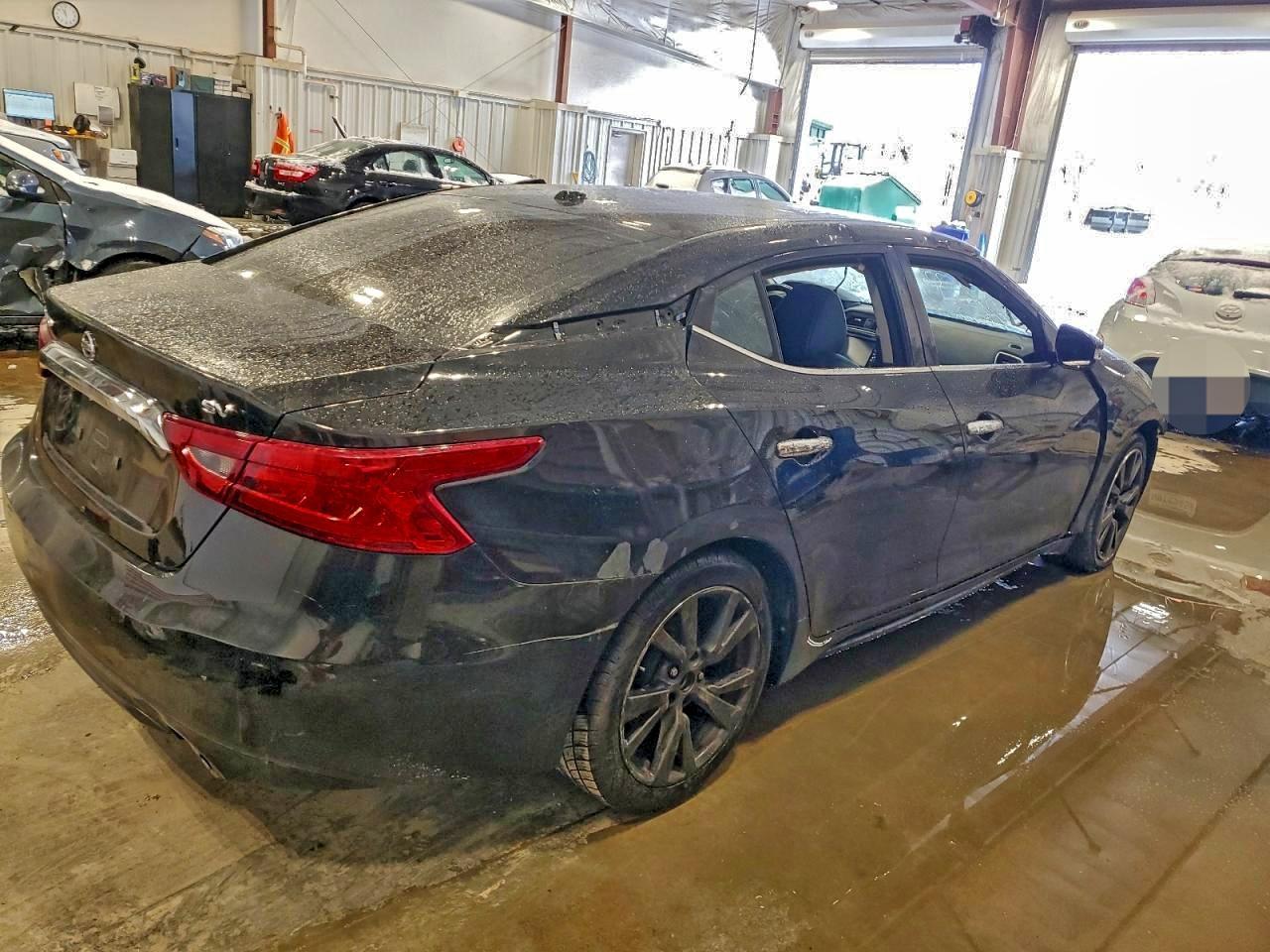 2017 NISSAN Maxima