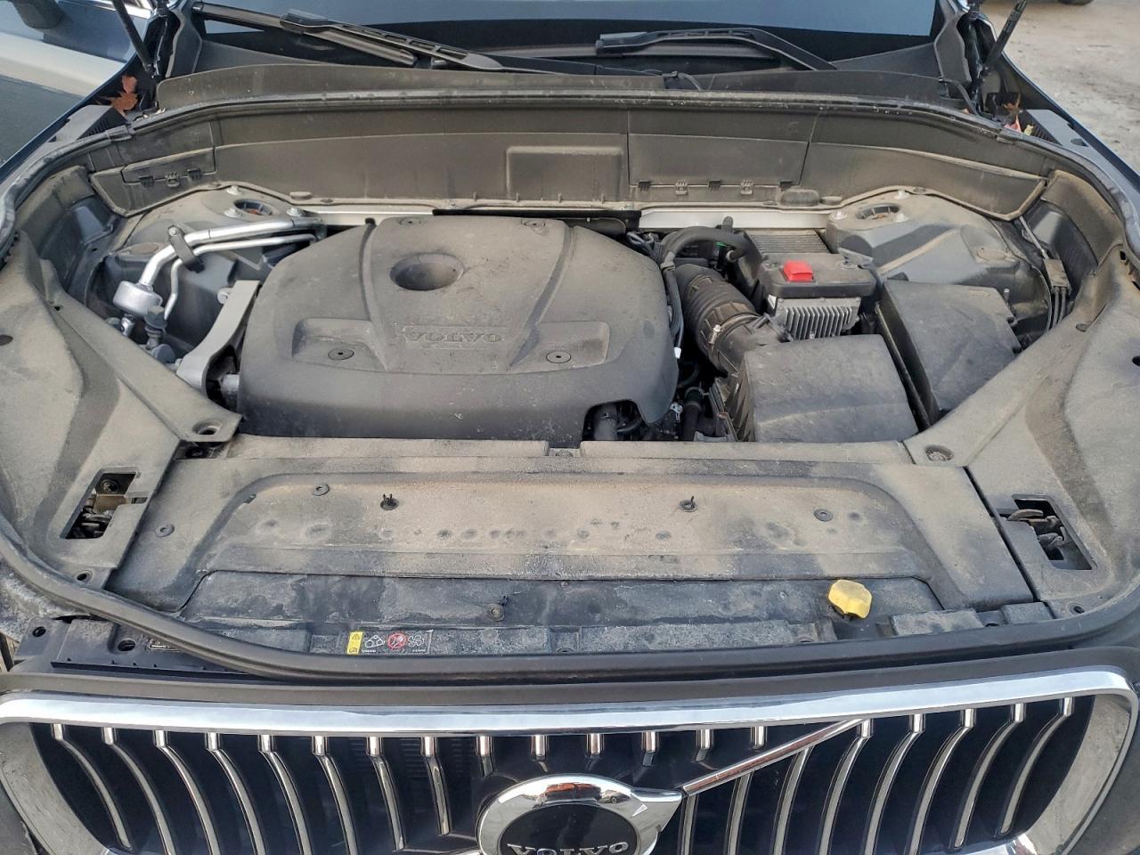 2022 VOLVO XC90