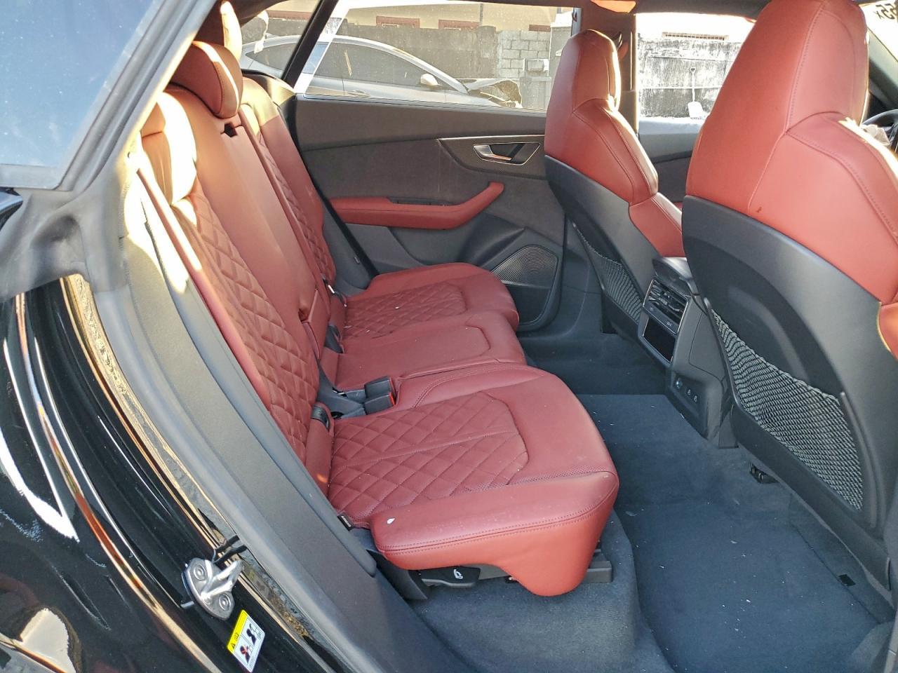 2024 AUDI SQ8