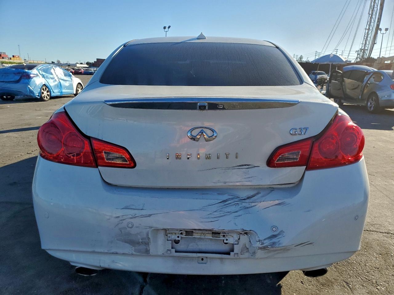 2013 INFINITI G37