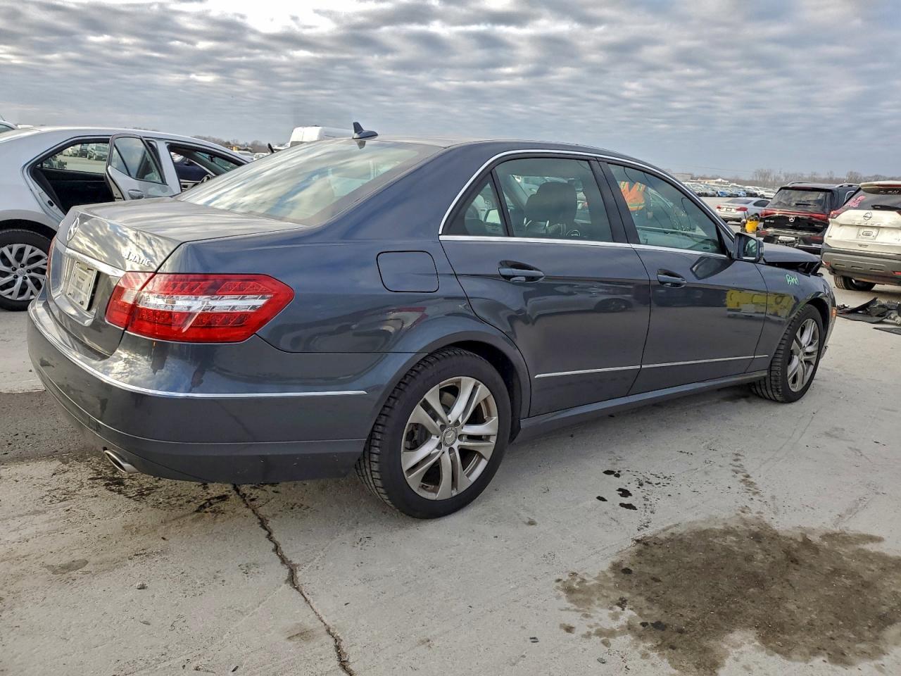 2011 MERCEDES-BENZ E-Class