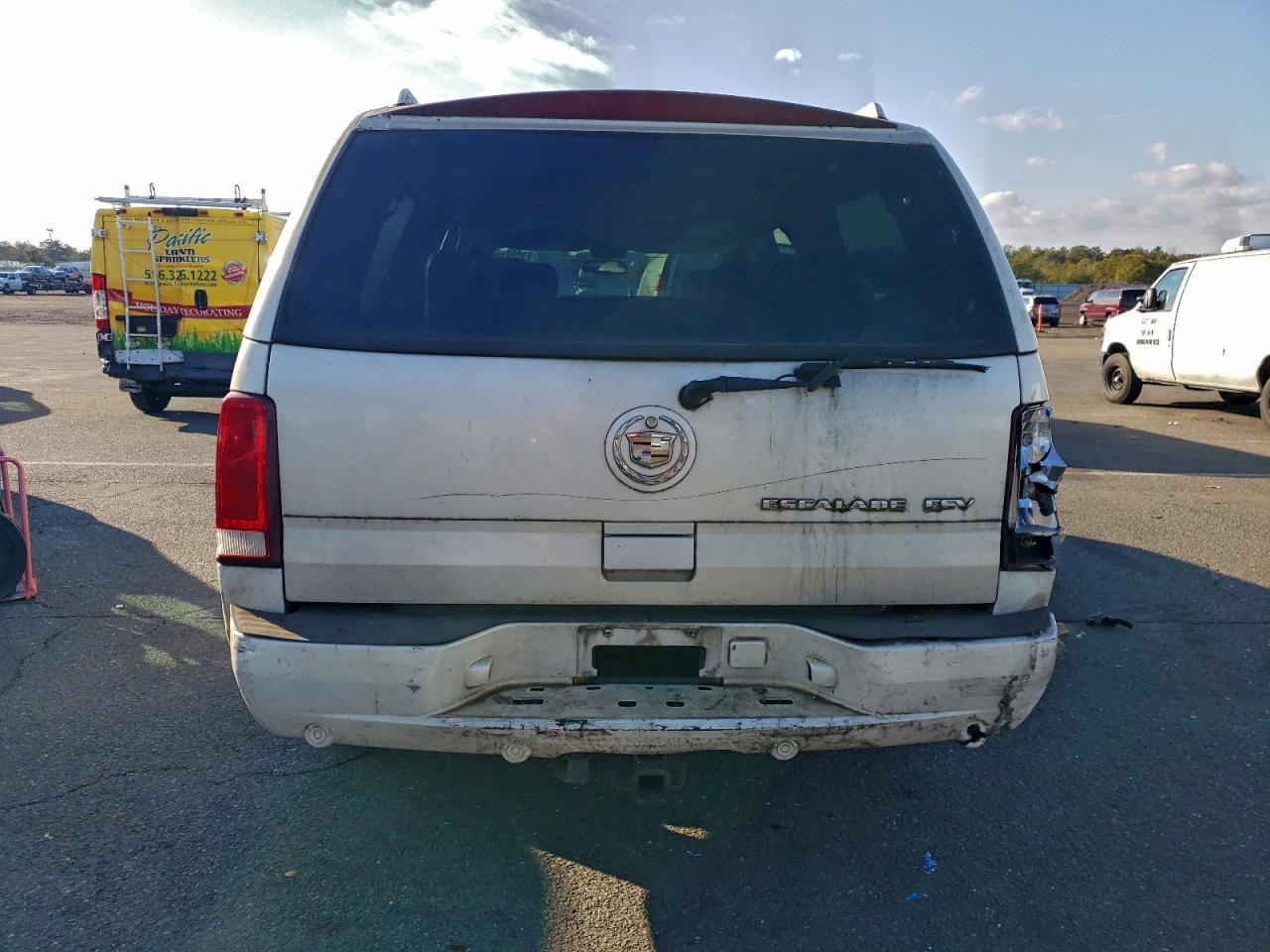 2004 CADILLAC Escalade ESV