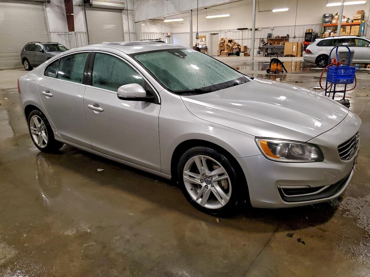 2015 VOLVO S60