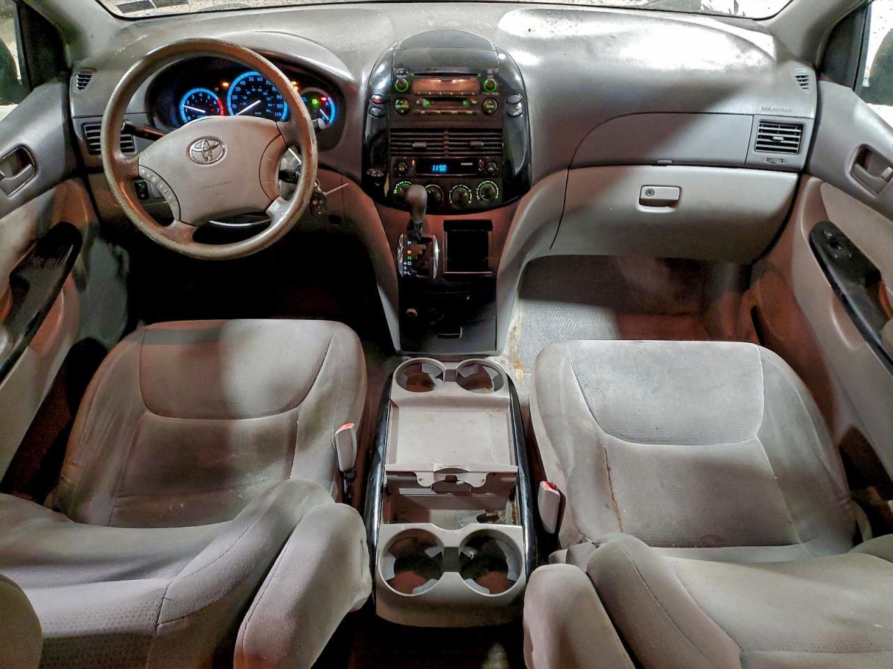 2005 TOYOTA SIENNA