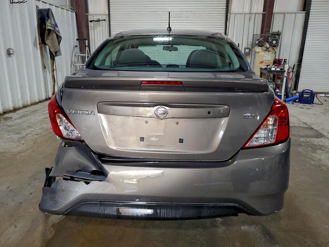 2017 NISSAN VERSA