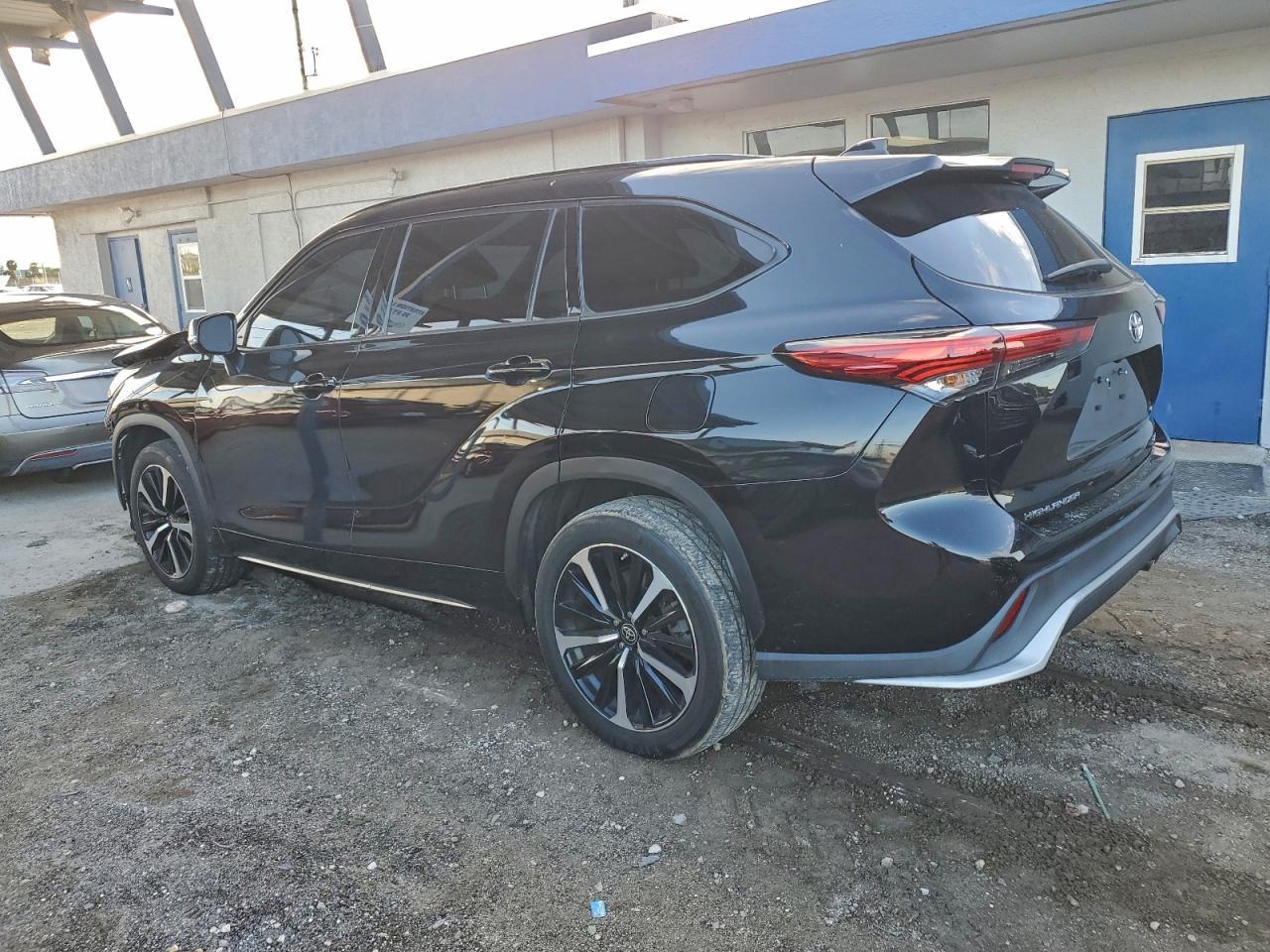 2022 TOYOTA HIGHLANDER