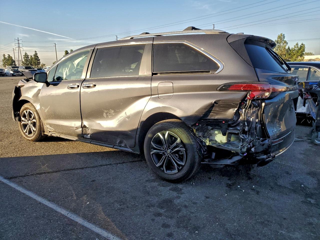 2025 TOYOTA SIENNA