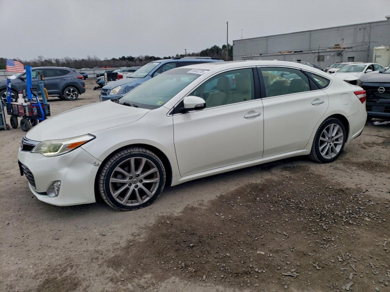 2013 TOYOTA Avalon