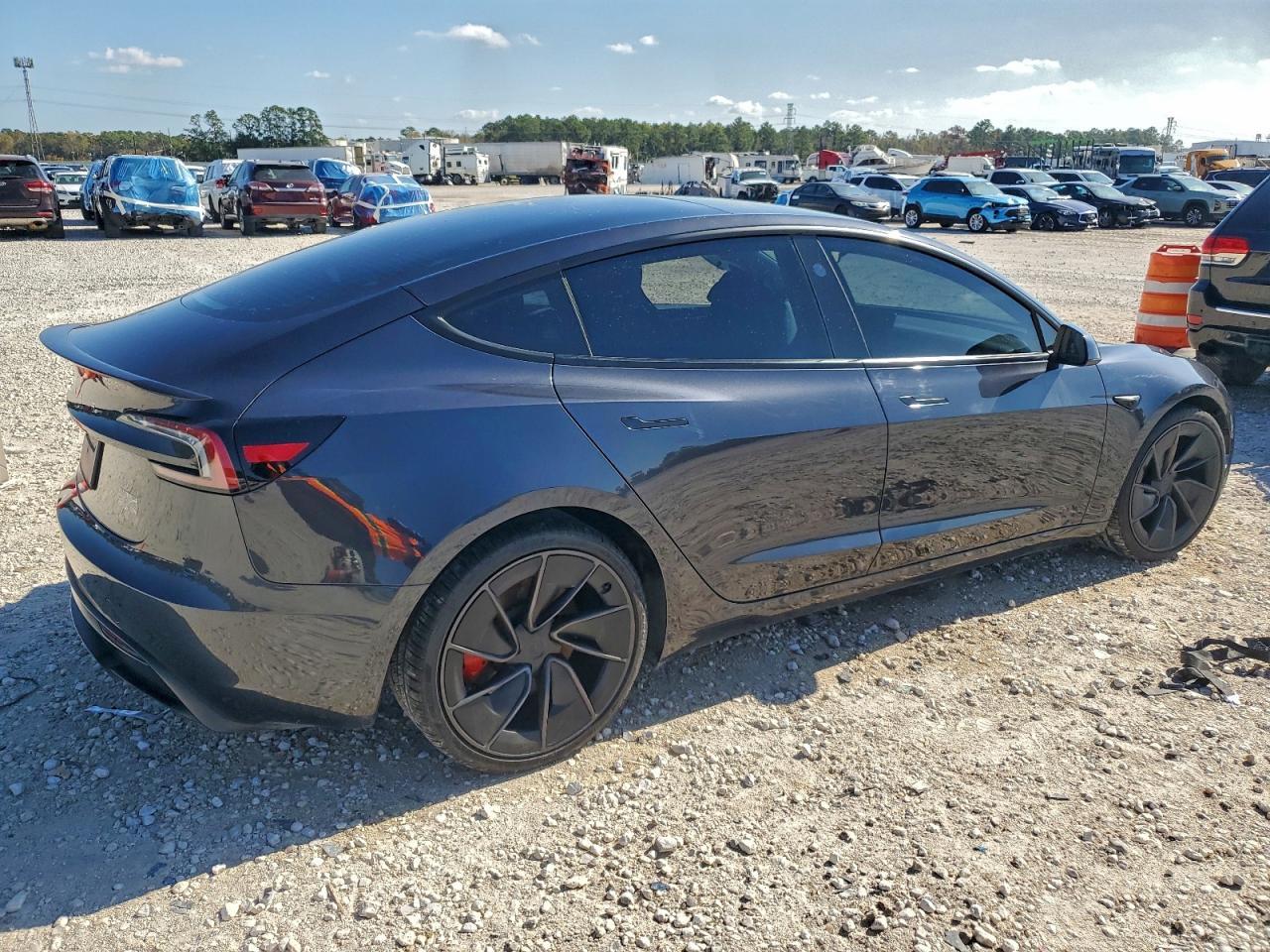 2025 TESLA MODEL 3