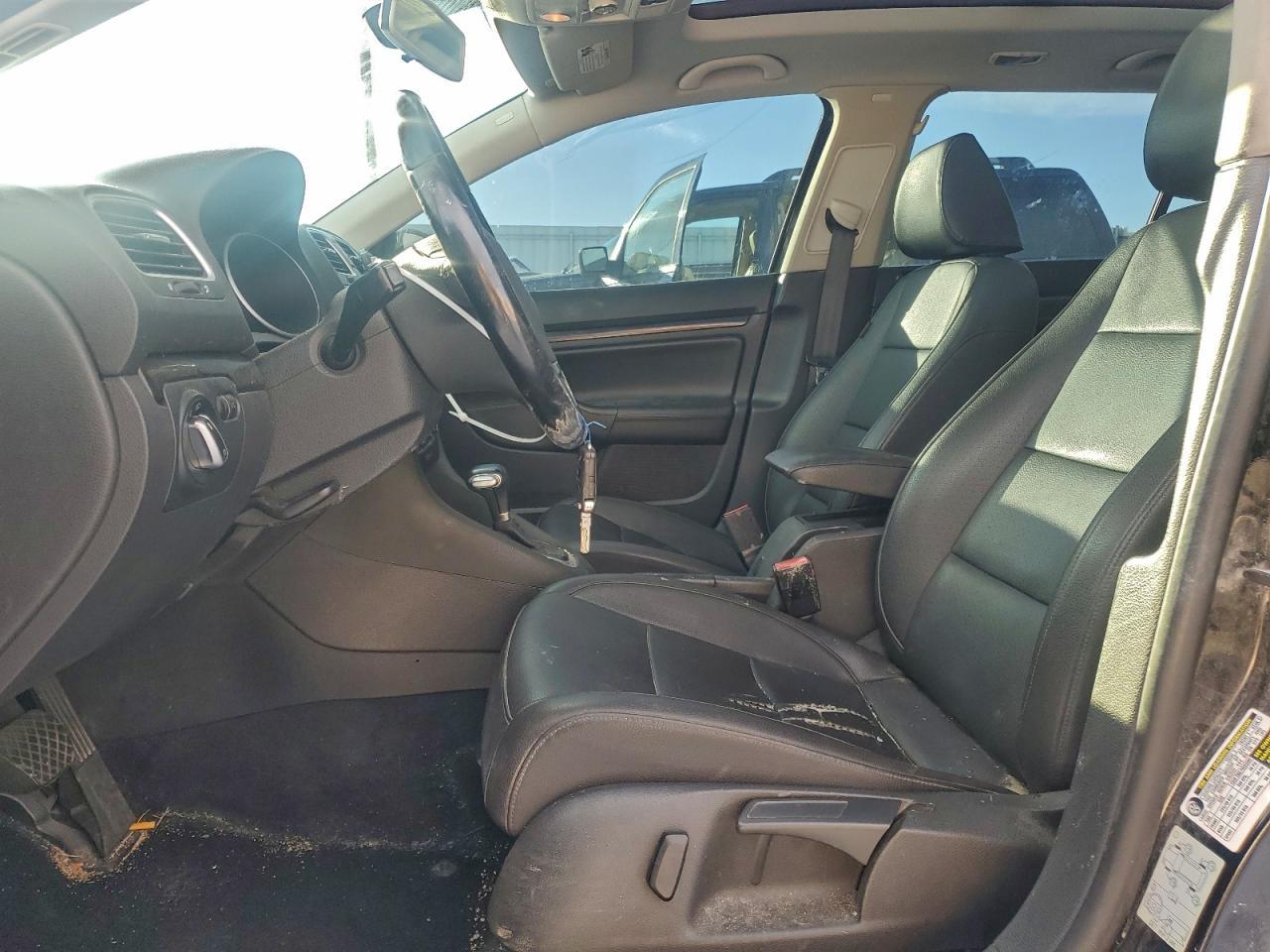 2011 VOLKSWAGEN JETTA