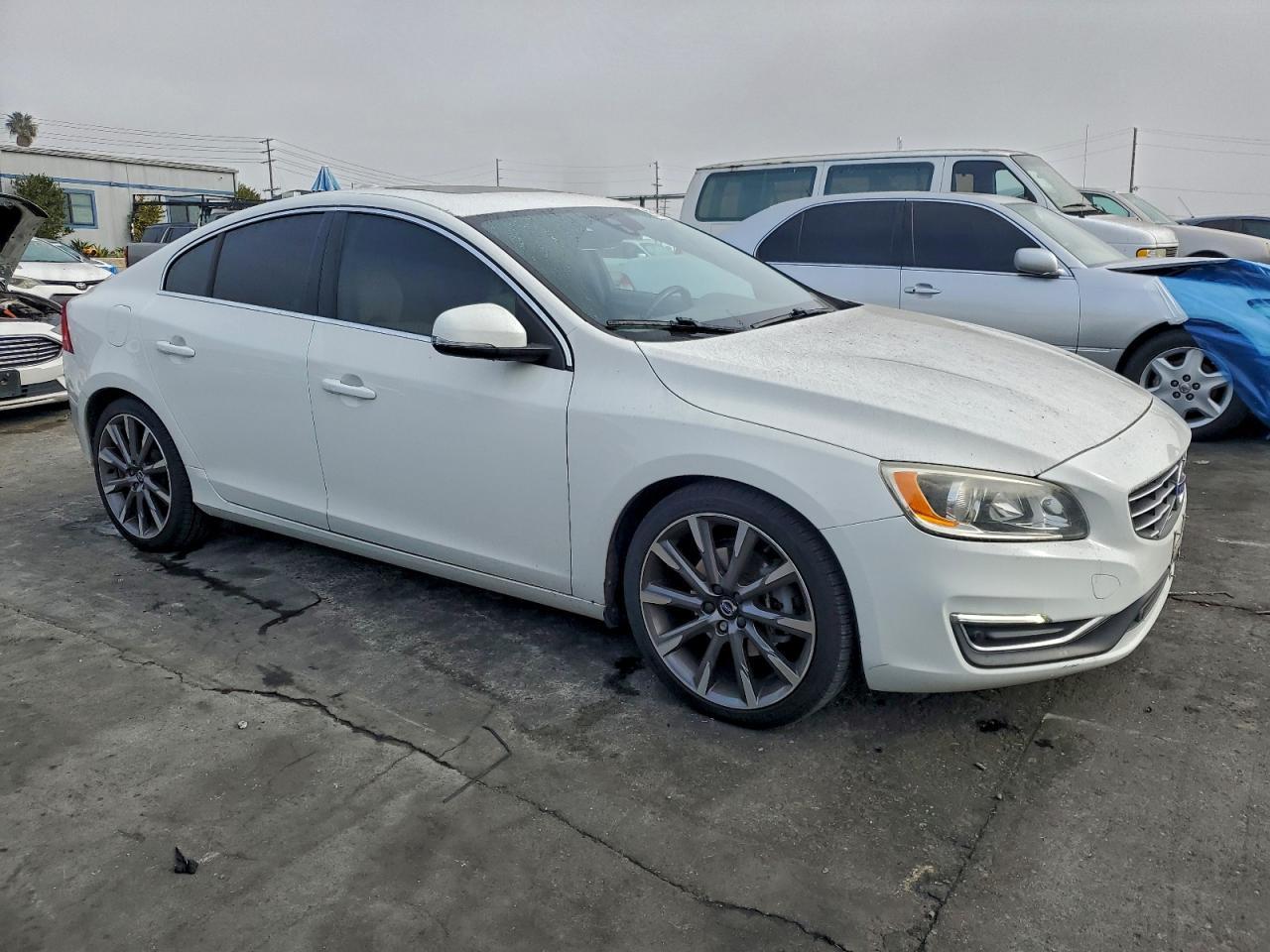 2015 VOLVO S60