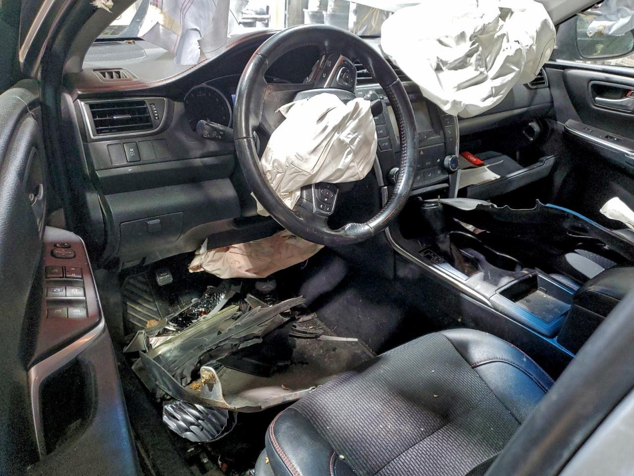 2016 TOYOTA CAMRY
