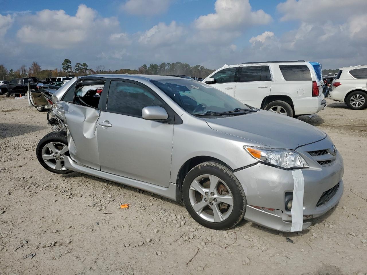 2011 TOYOTA COROLLA
