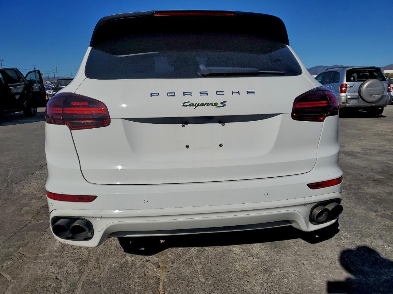 2017 PORSCHE CAYENNE