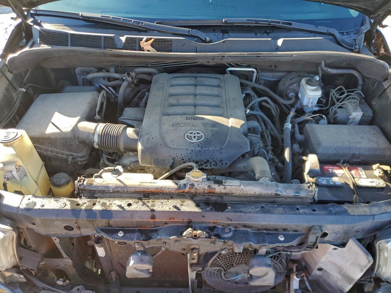 2013 TOYOTA Sequoia