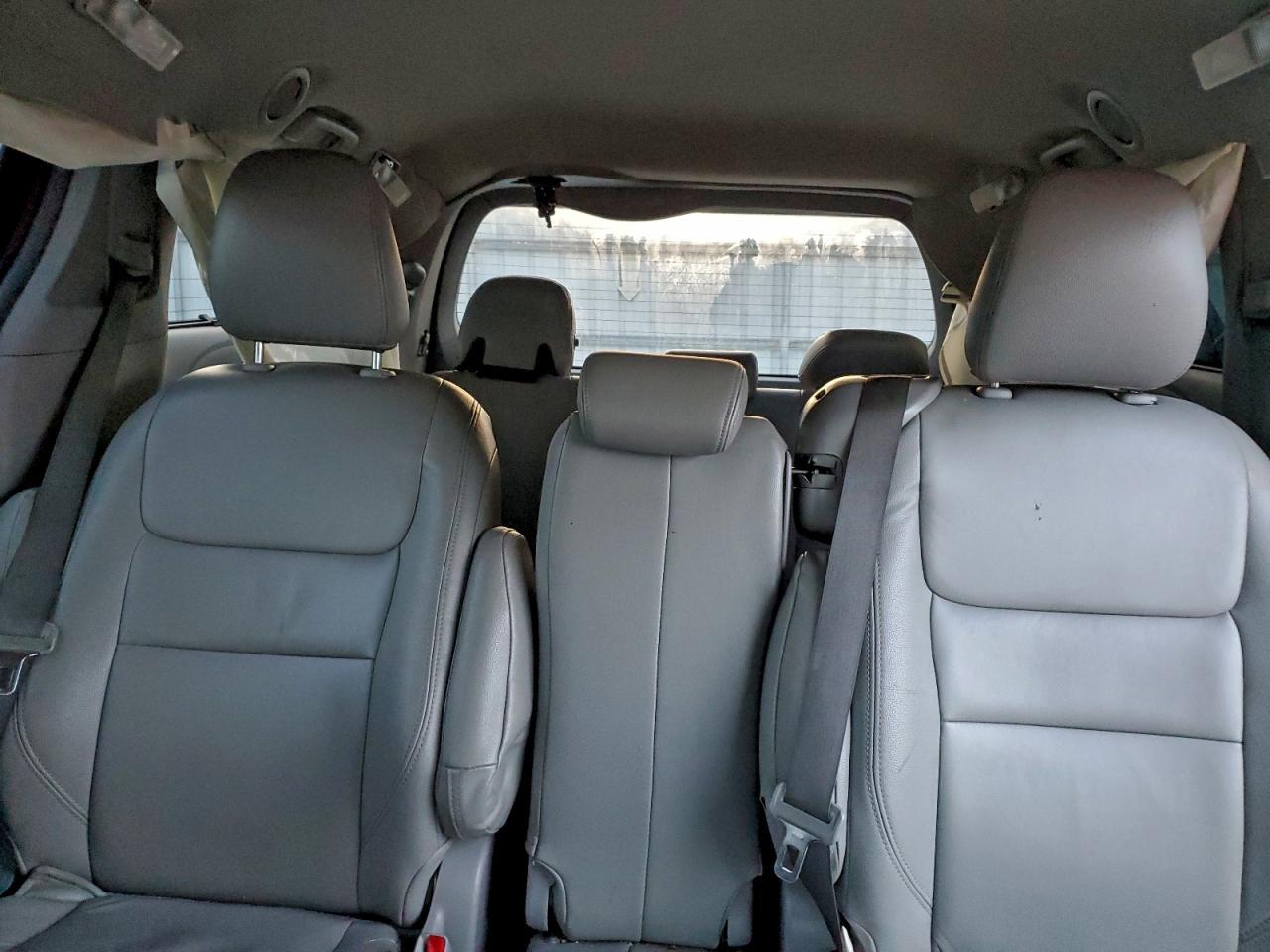 2015 TOYOTA SIENNA