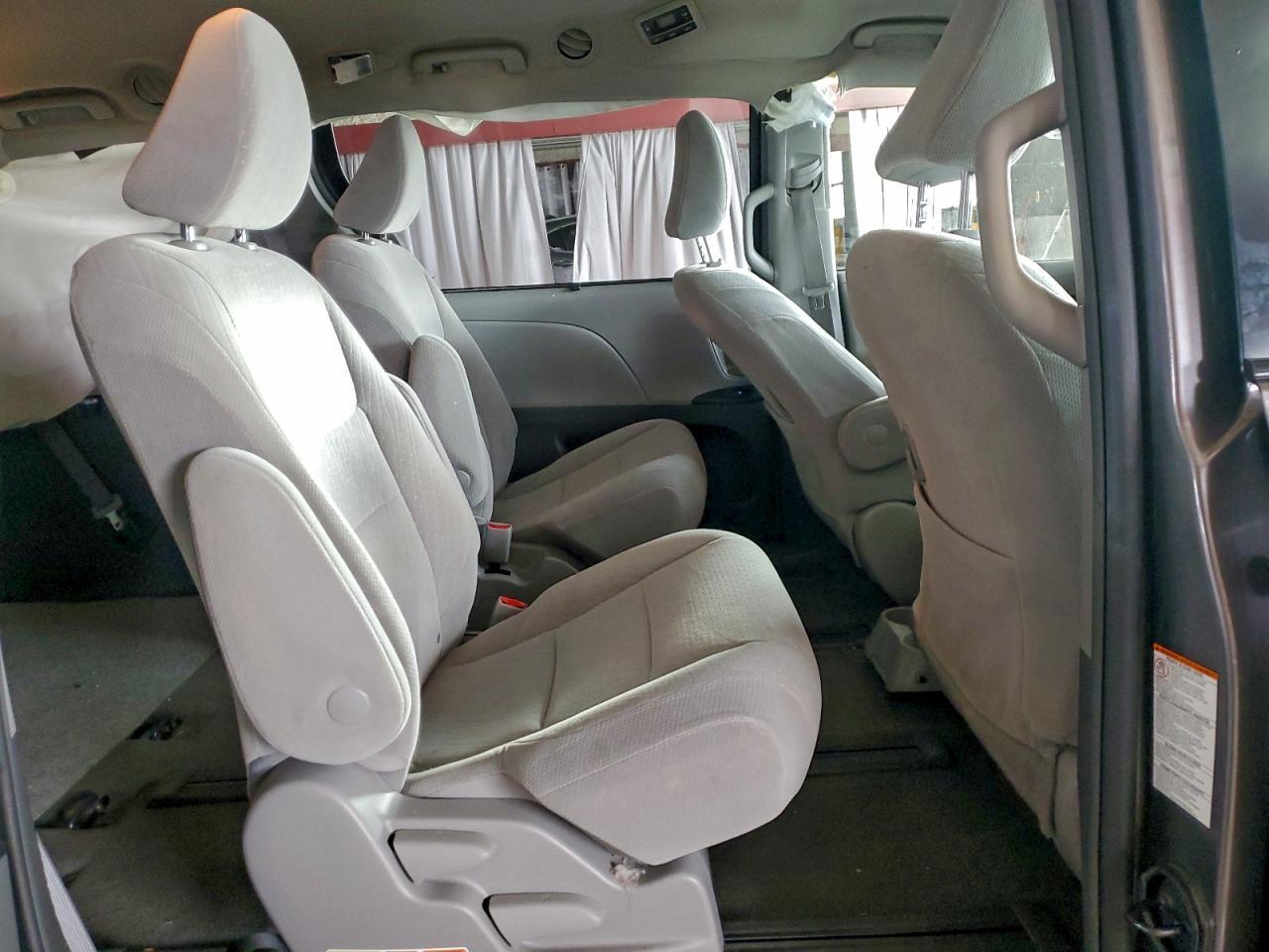 2018 TOYOTA SIENNA