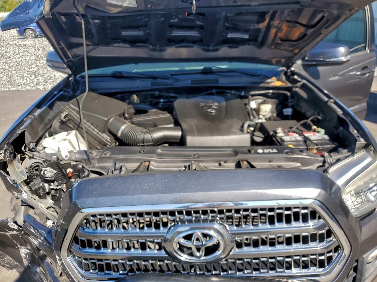 2017 TOYOTA TACOMA