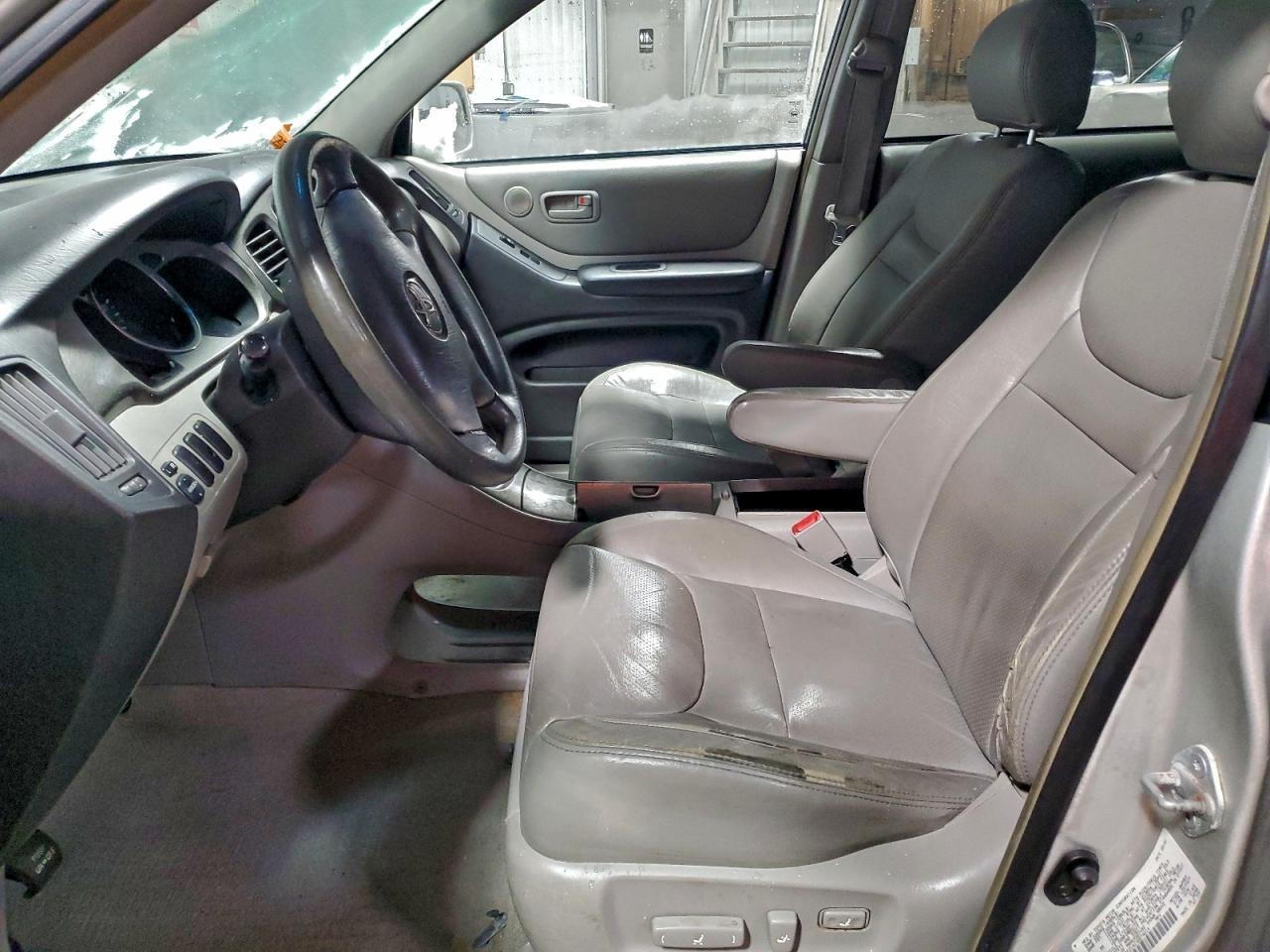 2003 TOYOTA HIGHLANDER