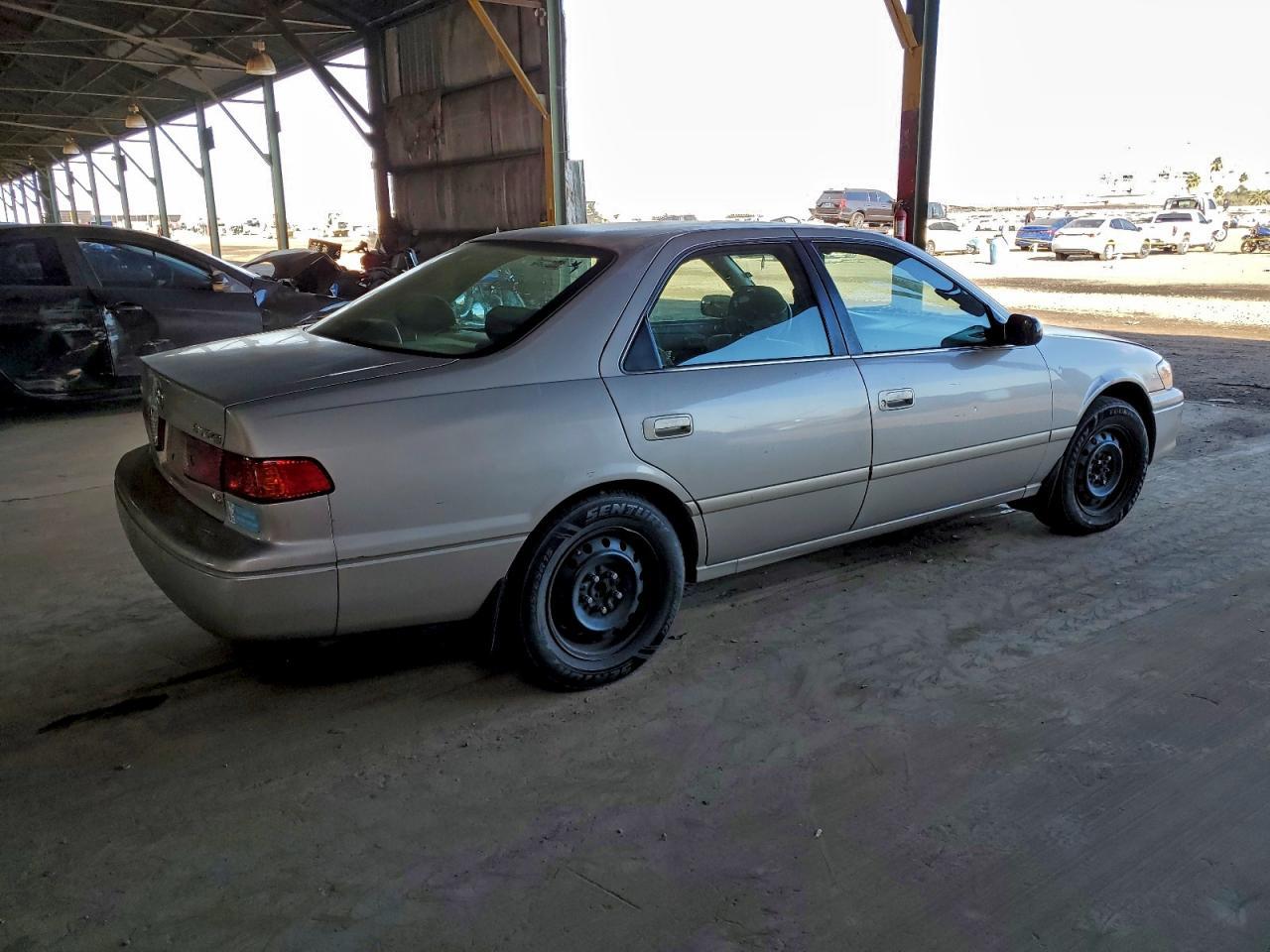 2000 TOYOTA CAMRY