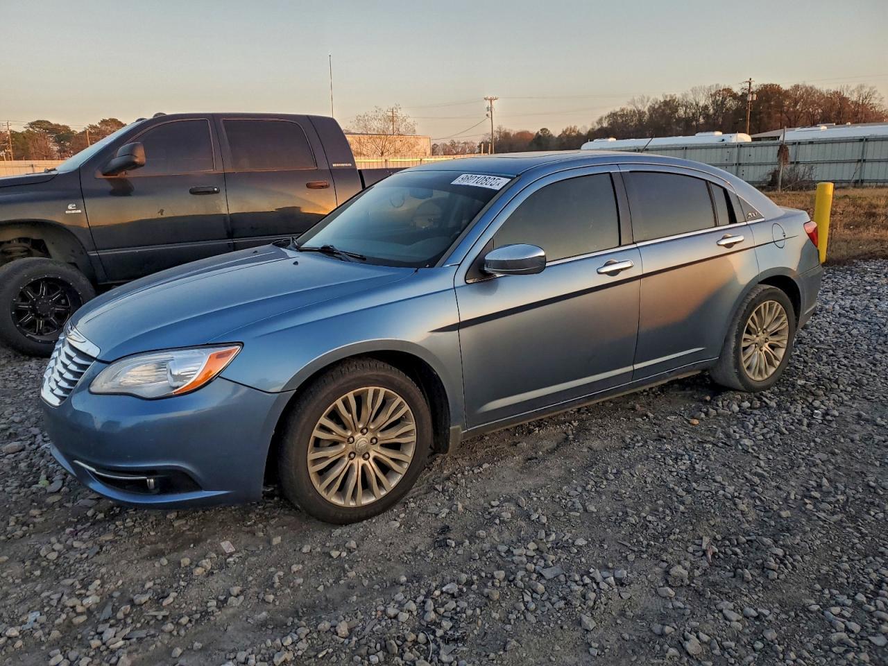 2011 CHRYSLER 200