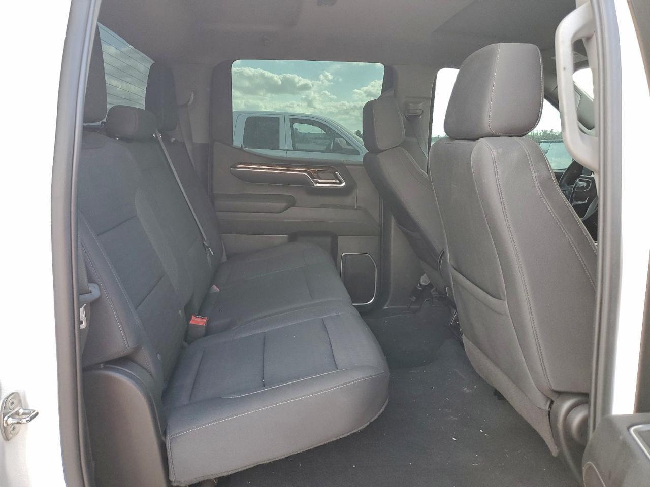 2023 GMC Sierra