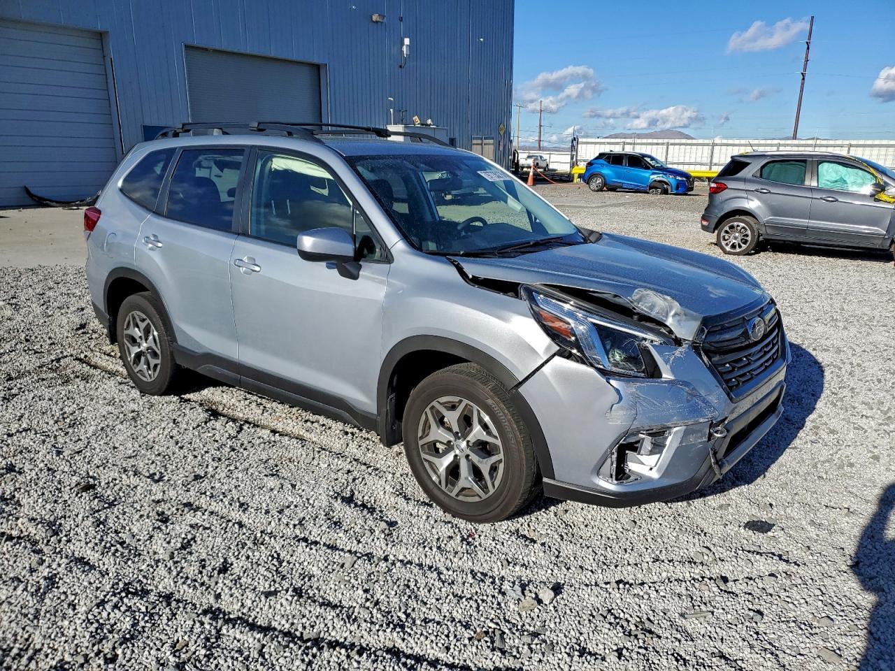2024 SUBARU FORESTER