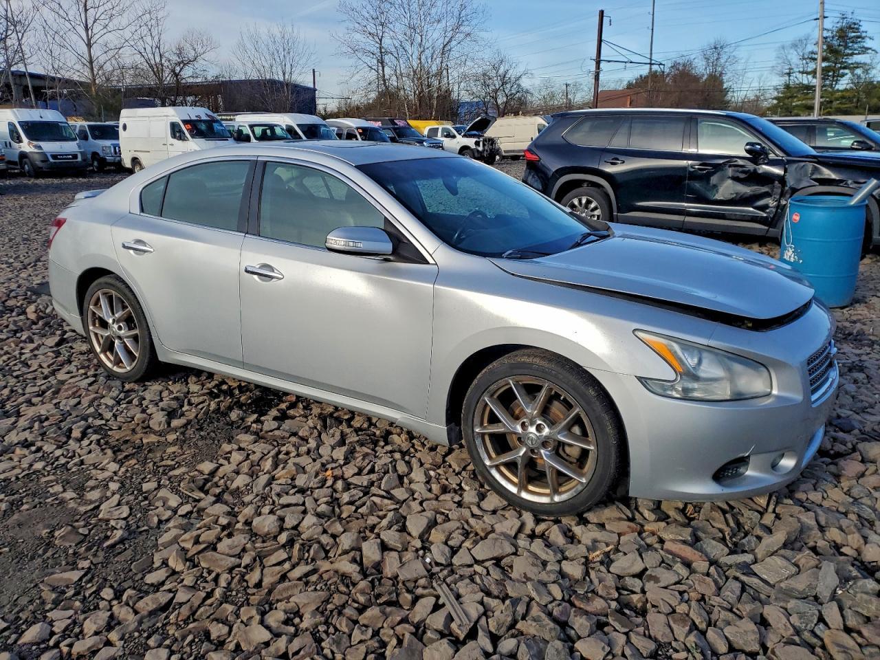 2010 NISSAN Maxima