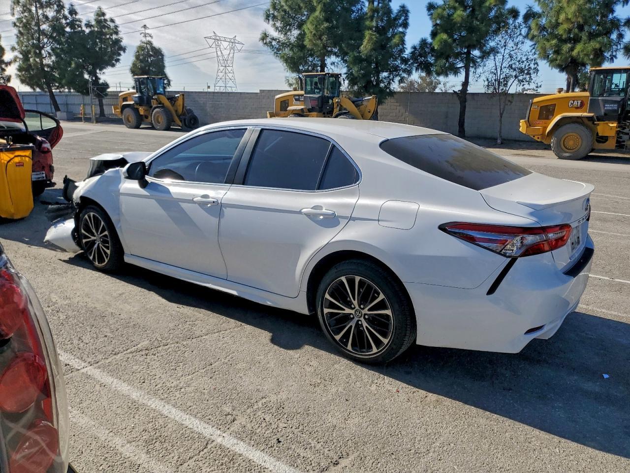 2018 TOYOTA CAMRY