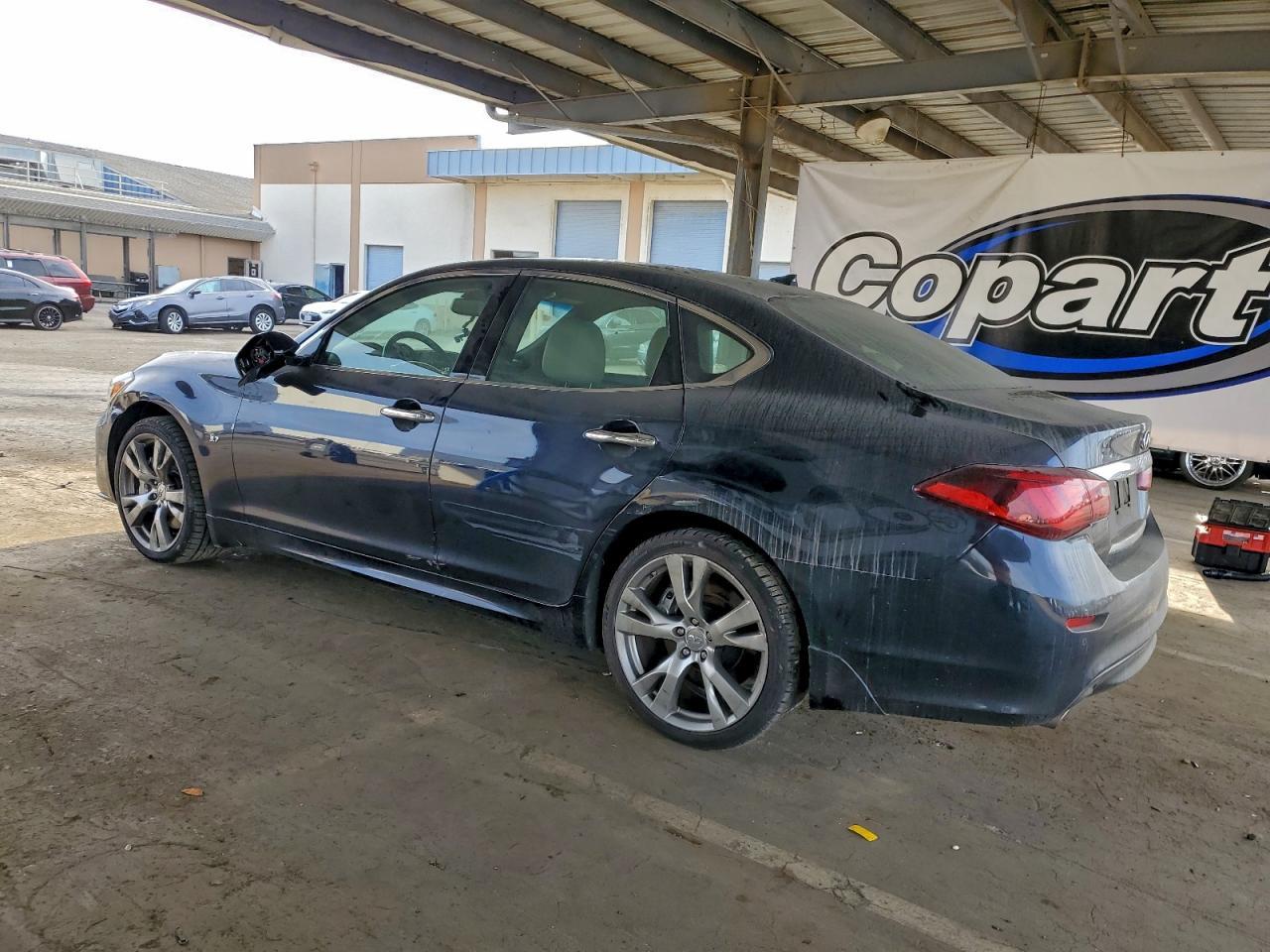 2015 INFINITI Q70
