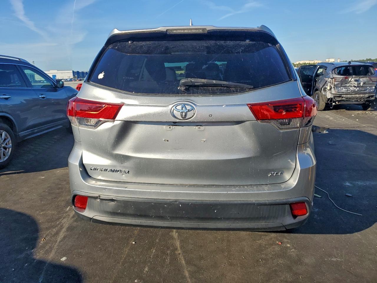2018 TOYOTA HIGHLANDER
