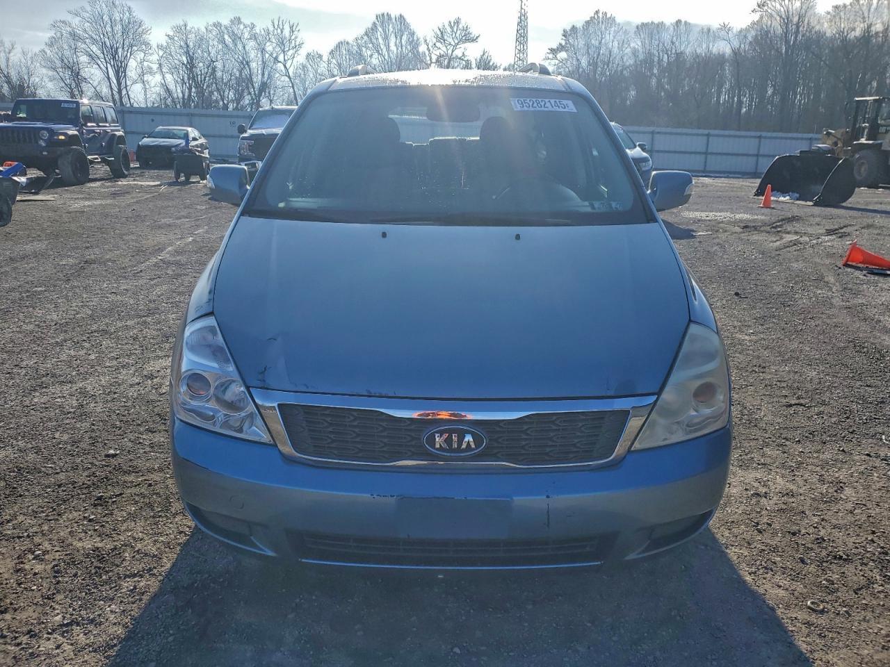 2011 KIA SEDONA