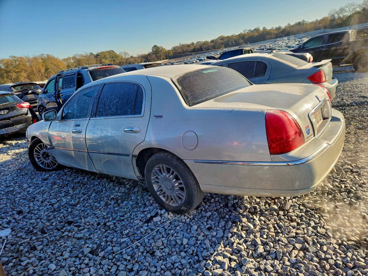 2007 LINCOLN Town Car