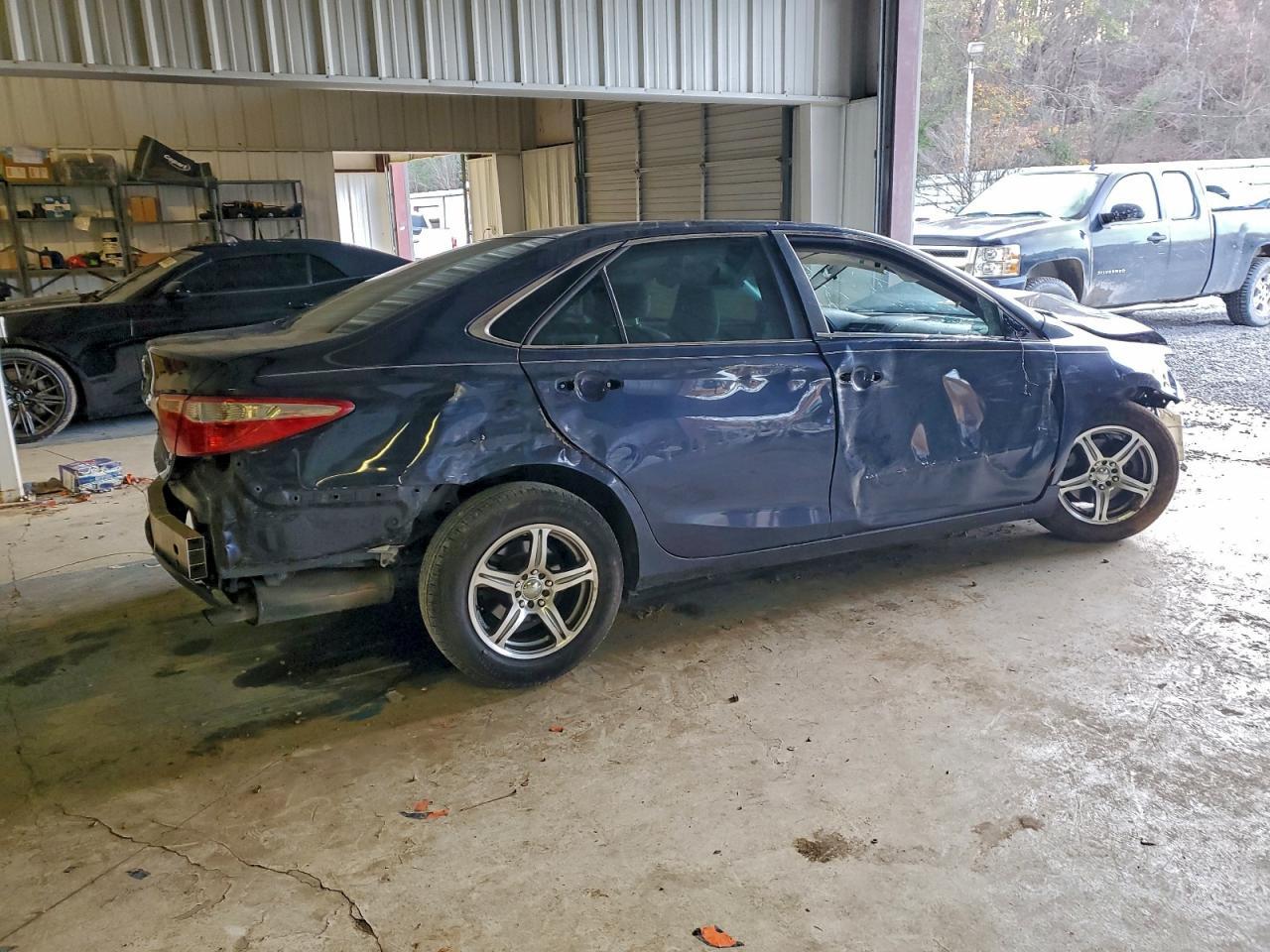 2017 TOYOTA CAMRY