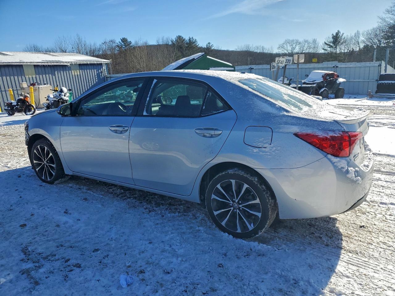 2017 TOYOTA COROLLA
