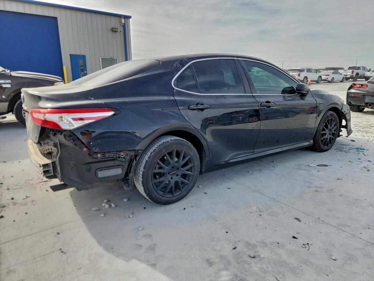2018 TOYOTA CAMRY