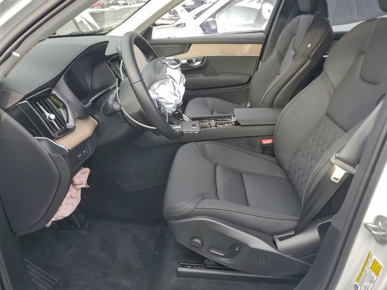 2025 VOLVO XC90