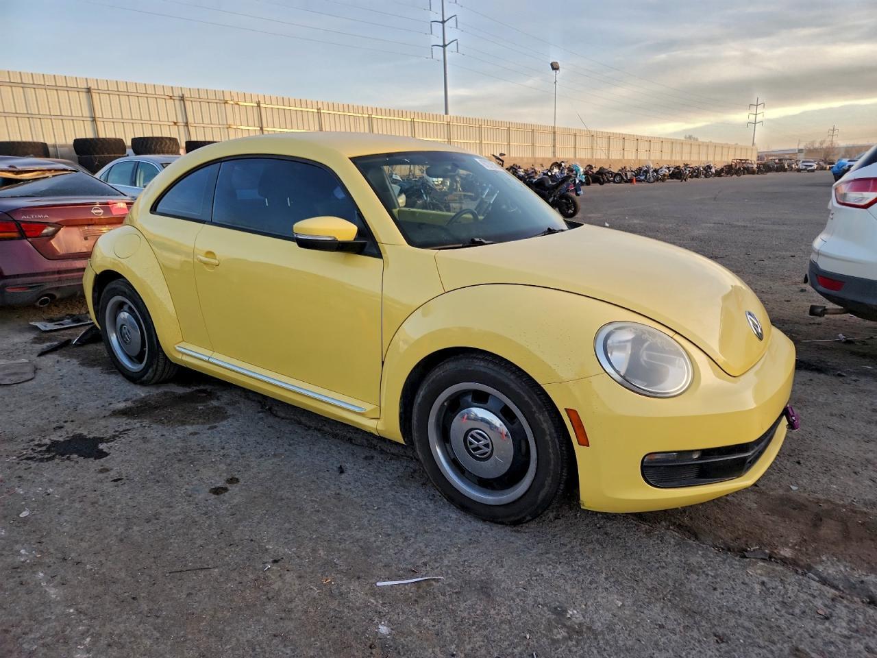 2012 VOLKSWAGEN Beetle