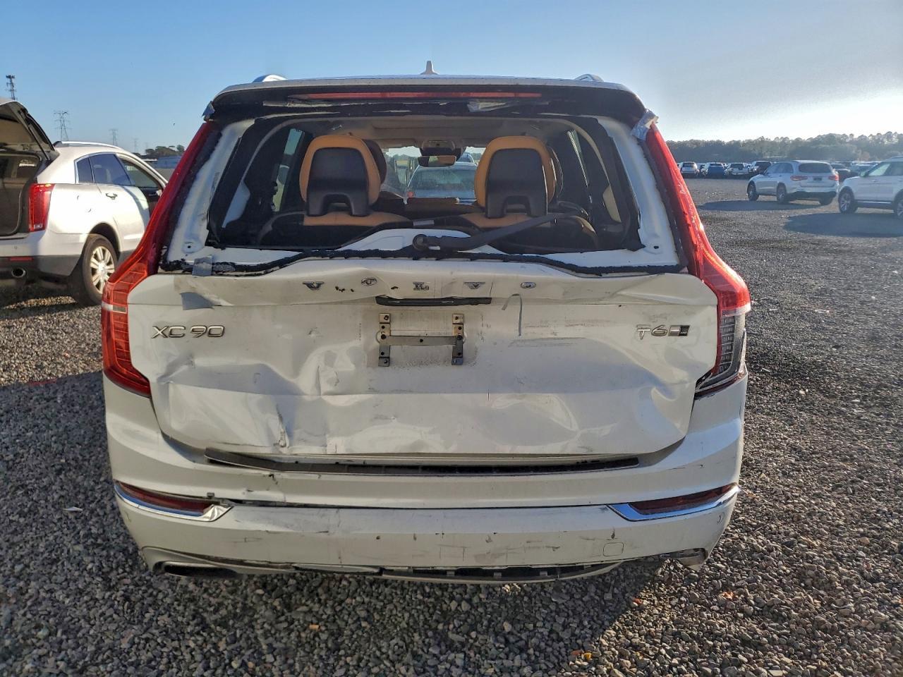 2016 VOLVO XC90