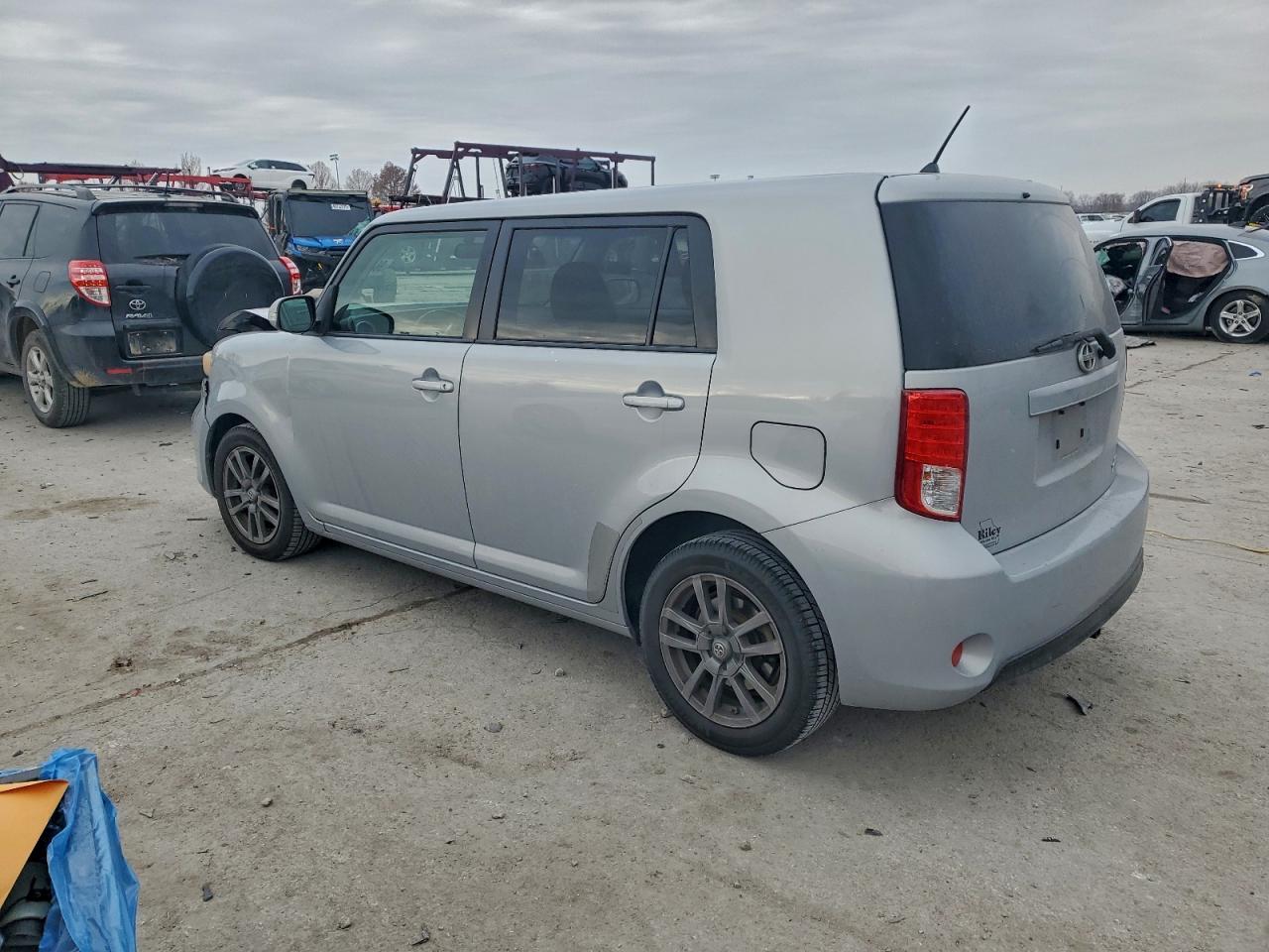 2013 TOYOTA SCION