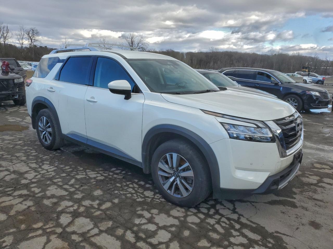 2024 NISSAN PATHFINDER