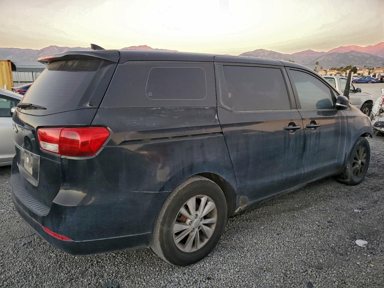 2017 KIA SEDONA