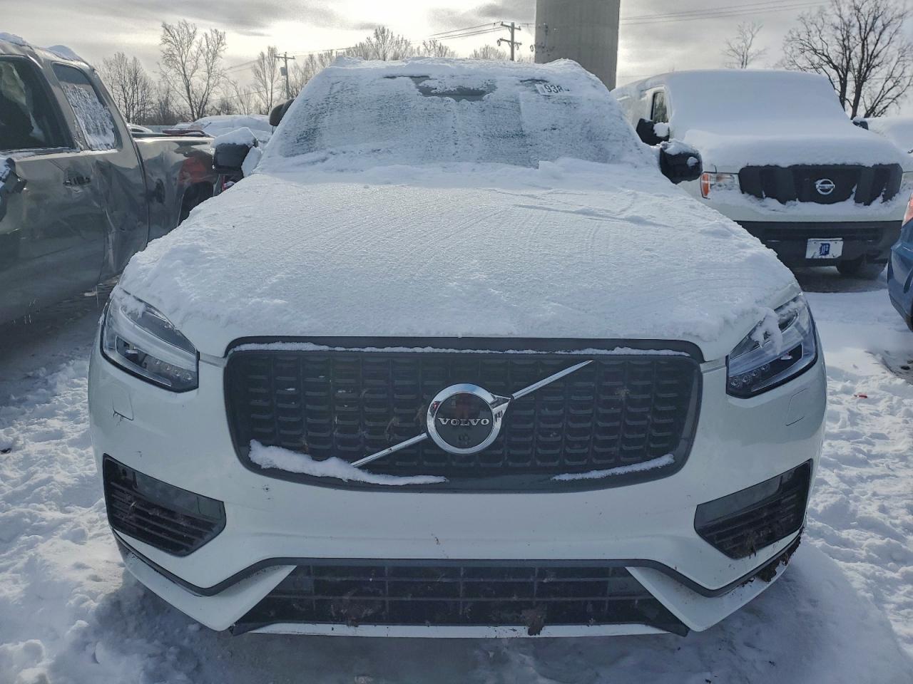 2022 VOLVO XC90