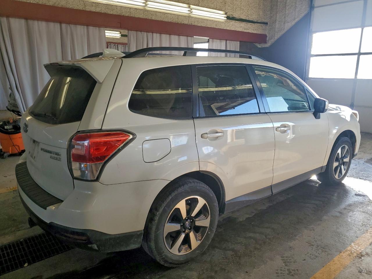 2017 SUBARU FORESTER