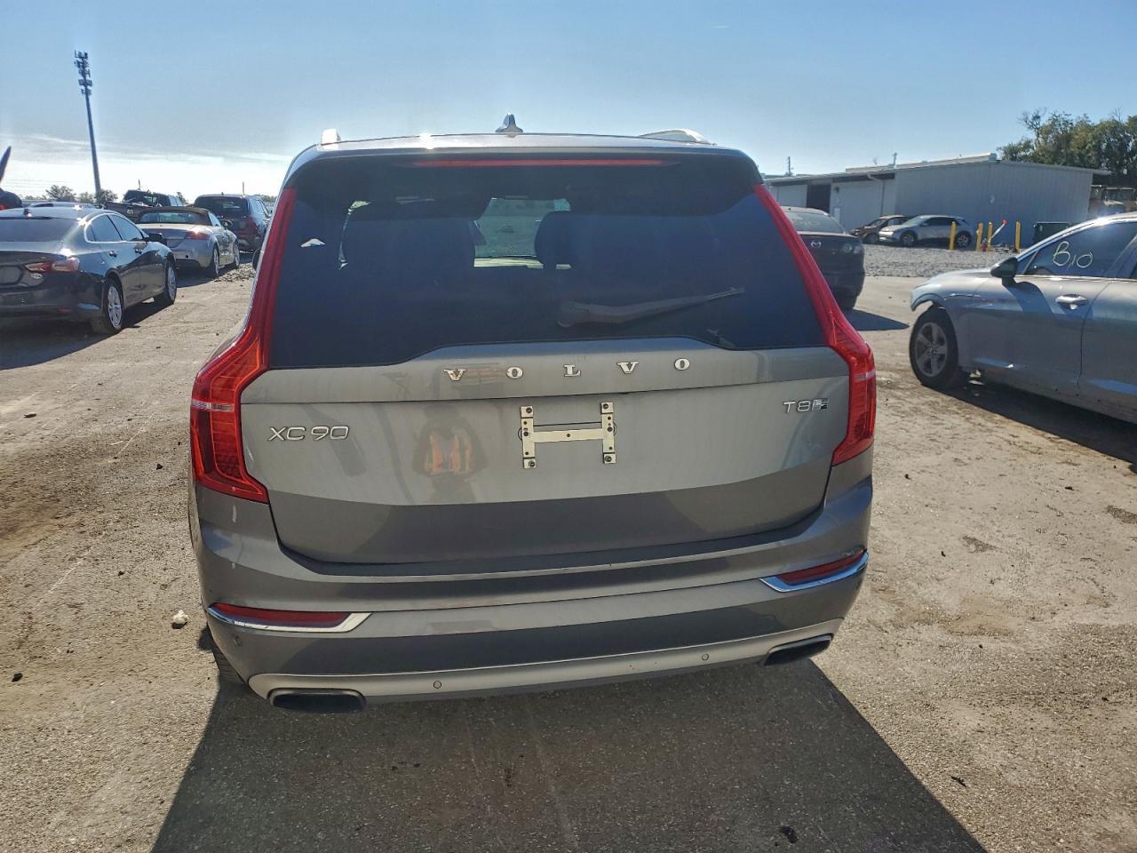 2017 VOLVO XC90