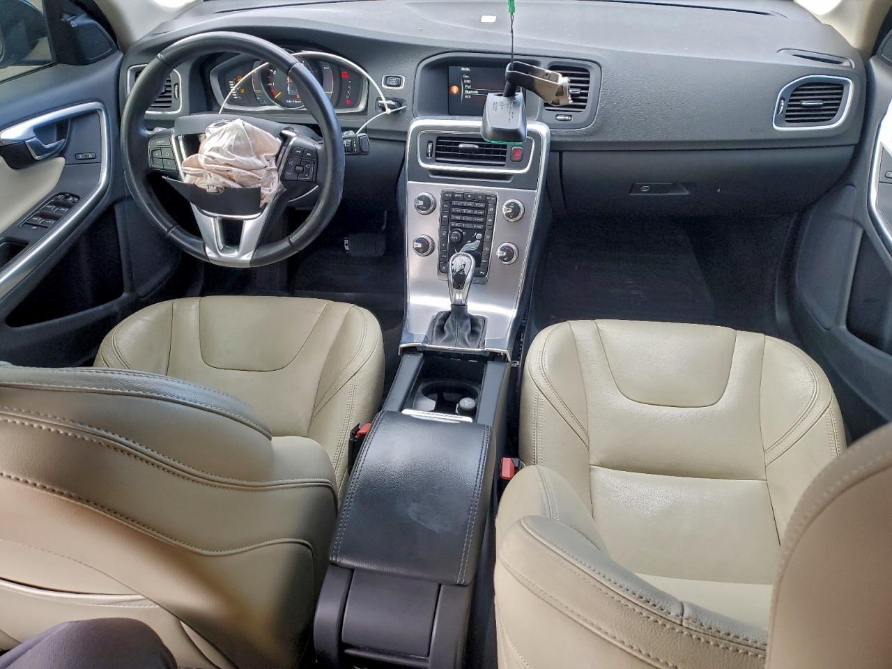 2017 VOLVO S60