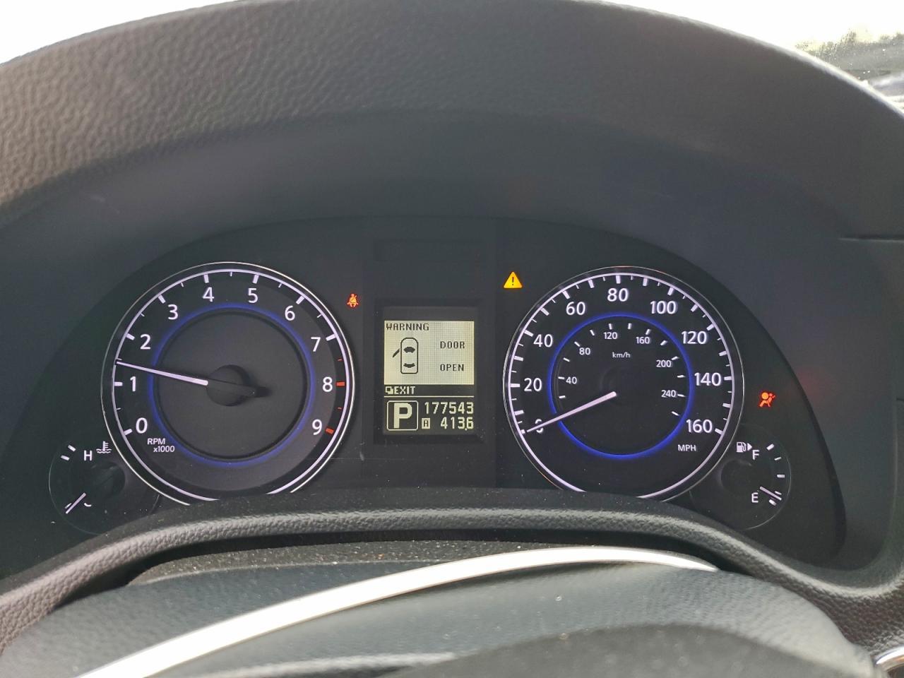 2011 INFINITI G37