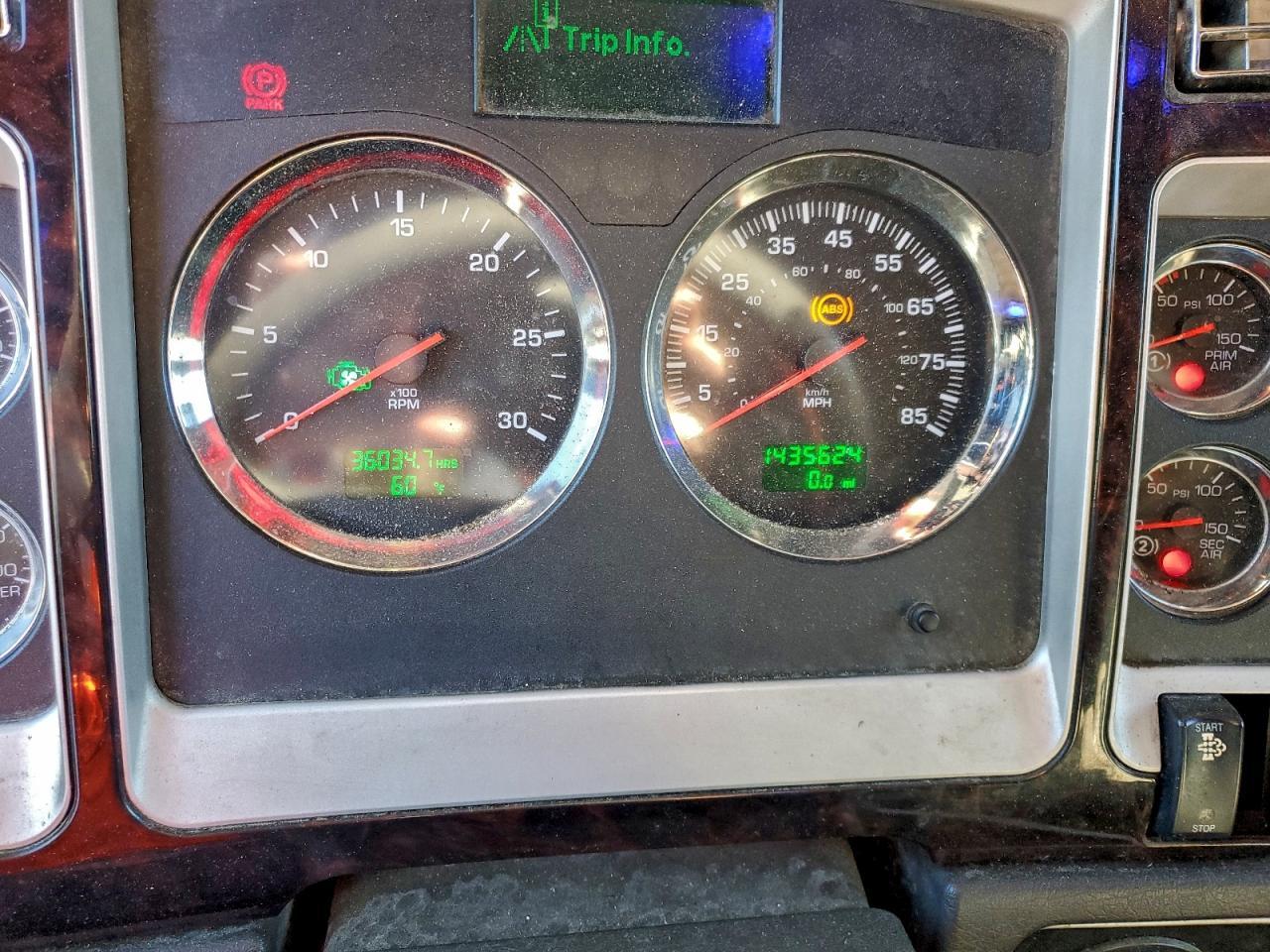 2012 KENWORTH T600