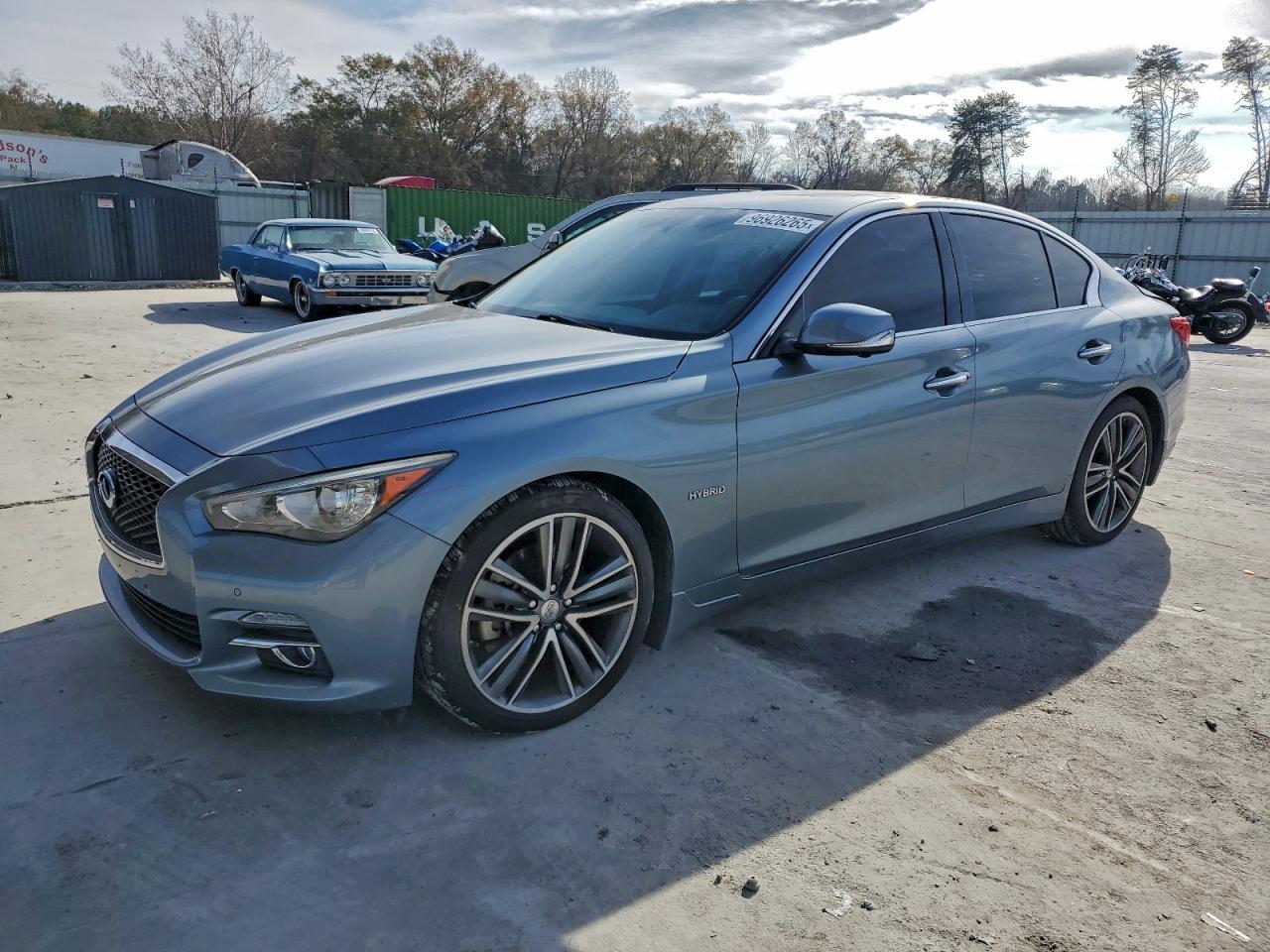 2016 INFINITI Q50